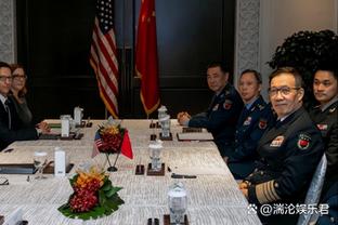 姆巴佩在国宴上坐马克龙左手第四个位置，同桌还有LV总裁和萨科齐